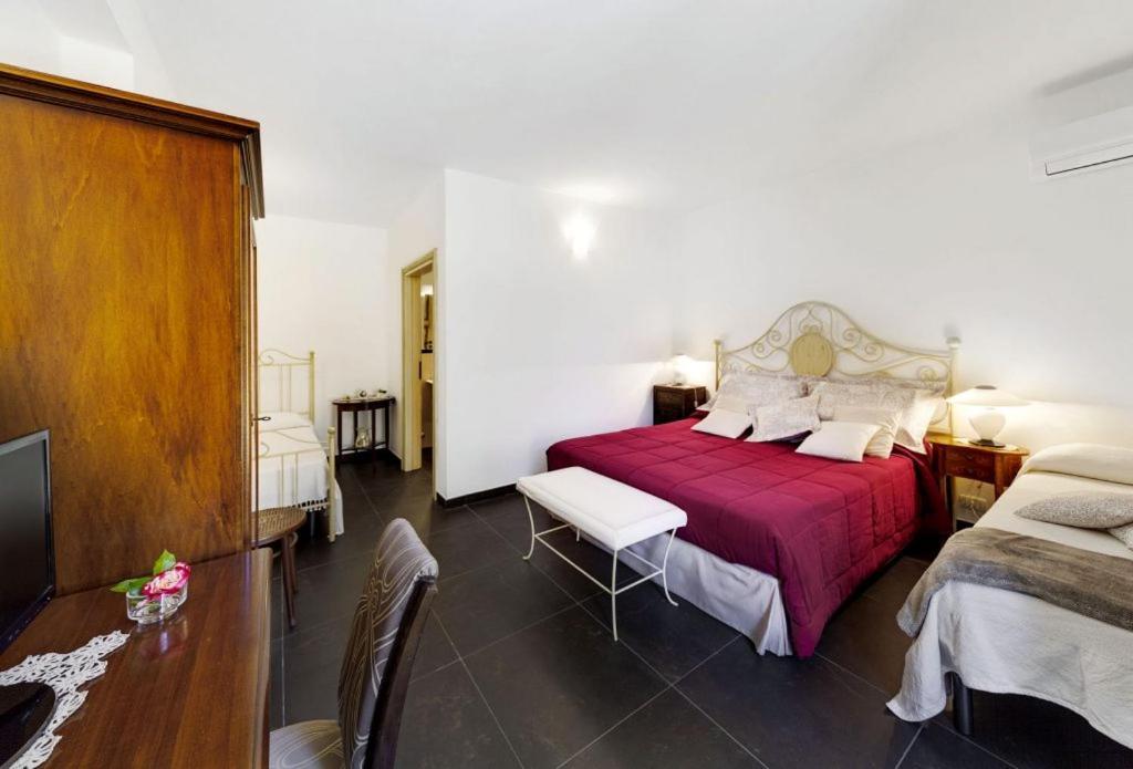 Hostal Silva Suri Marina di Ragusa Exterior foto