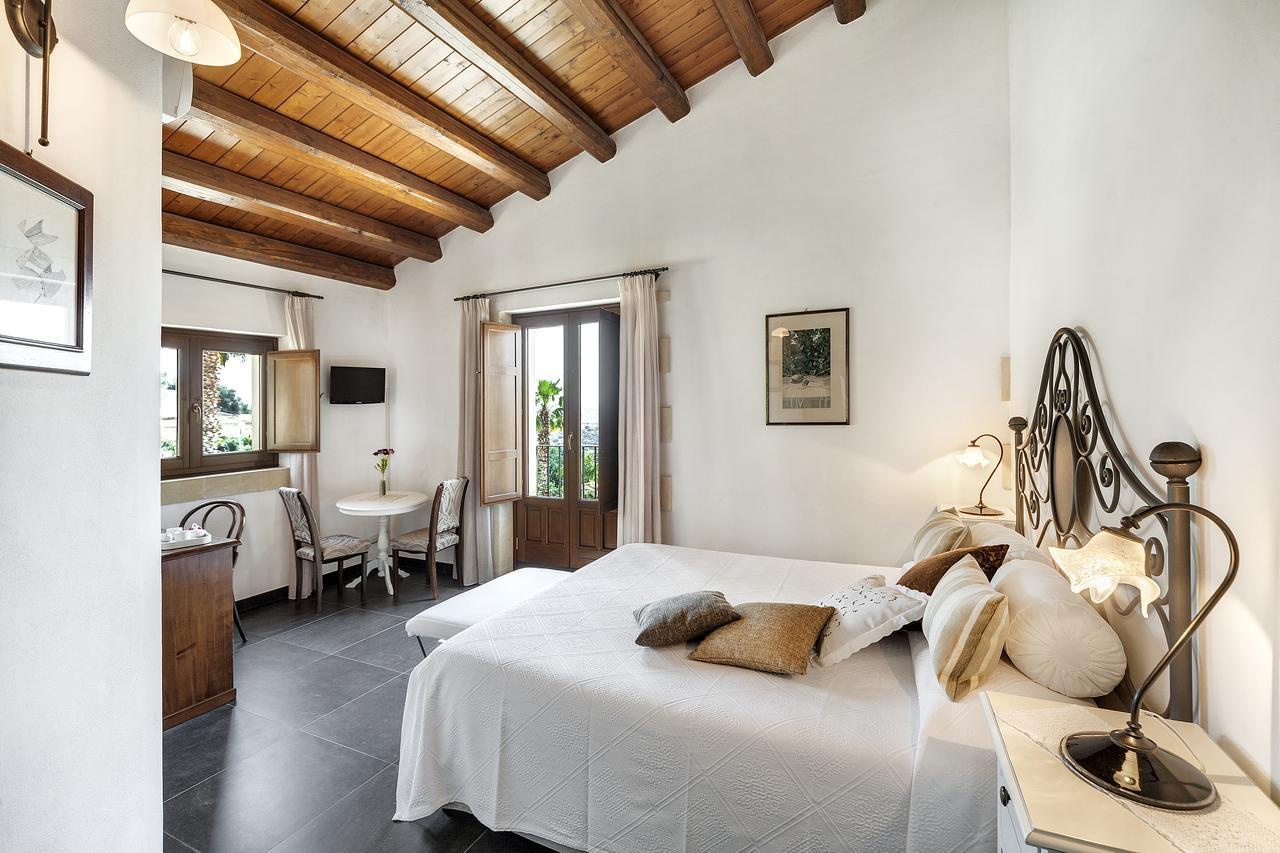 Hostal Silva Suri Marina di Ragusa Exterior foto