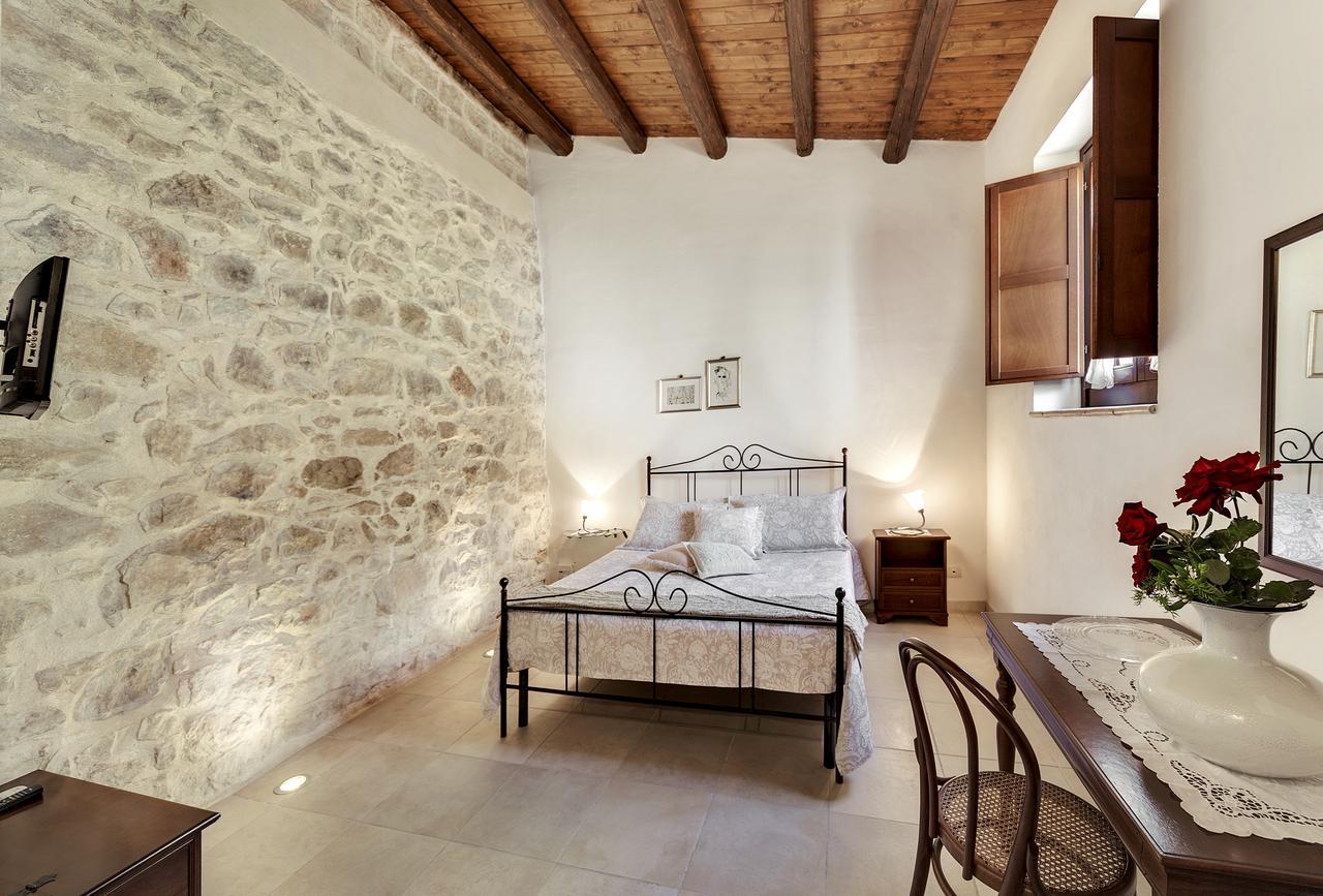 Hostal Silva Suri Marina di Ragusa Exterior foto
