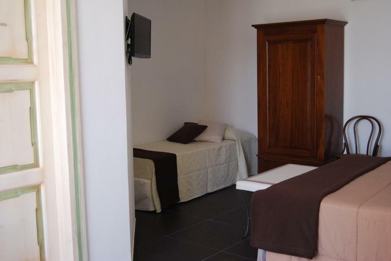 Hostal Silva Suri Marina di Ragusa Exterior foto